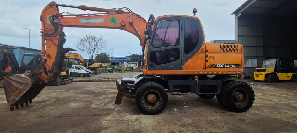 Doosan DX140W (2014)